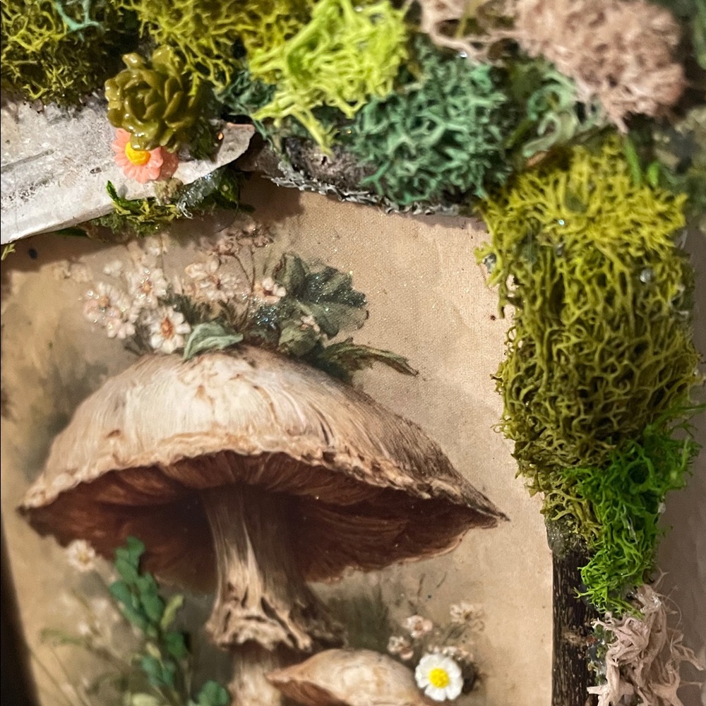 Enchanted Mushroom Wall Decor Green Accent handcrafted border moss Forest nature - Picture 7 of 16